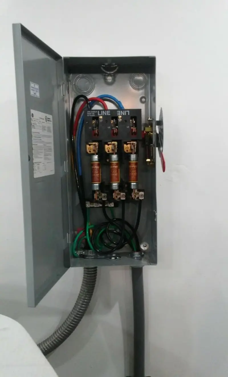 Three-phase disconnect switch installed for Smoke Detector Installation in Greenland